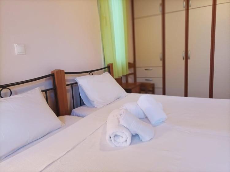 Lourantos Bayside Apartments 바티 외부 사진