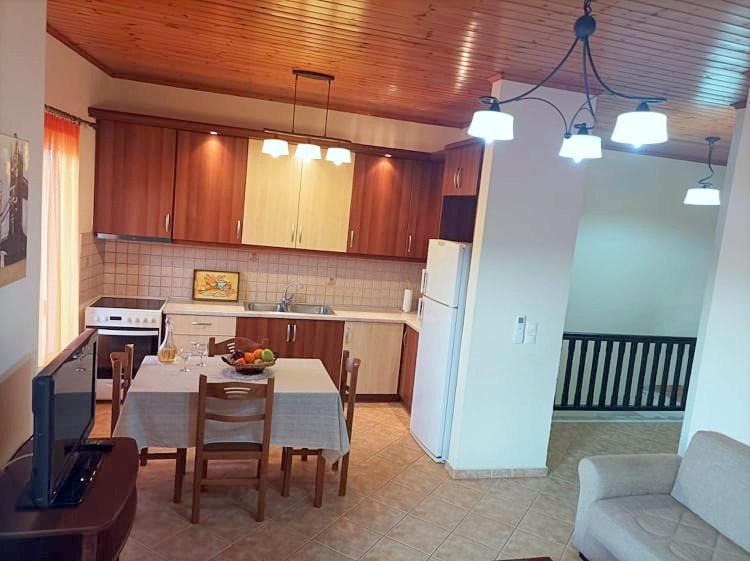 Lourantos Bayside Apartments 바티 외부 사진