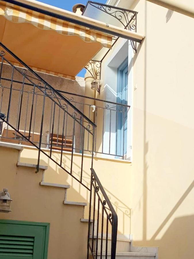 Lourantos Bayside Apartments 바티 외부 사진