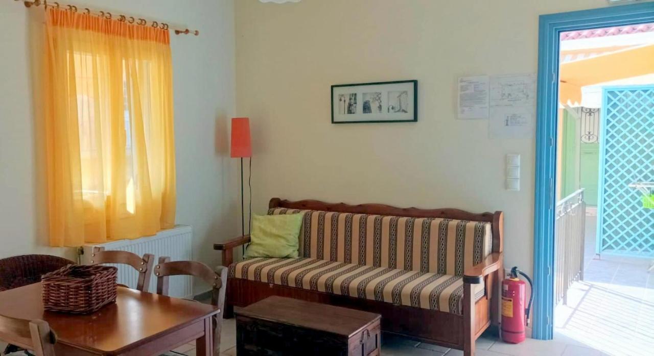 Lourantos Bayside Apartments 바티 외부 사진